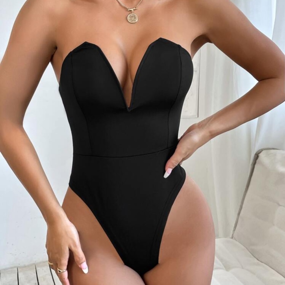 Elegant Black Strapless Bodysuit